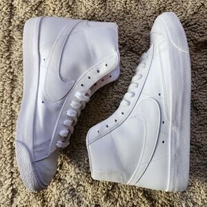 Wmns Nike Blazer '77 Vintage Mid Triple White Brand New Sz 8